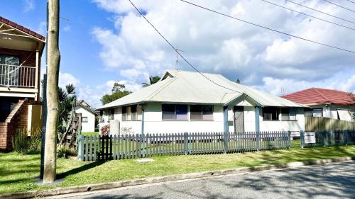 Angourie House | Harbourside