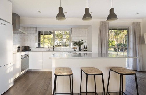Pokolbin House | Harkham House - Harkham House is a 4-bedroom, 2.5-bathroom