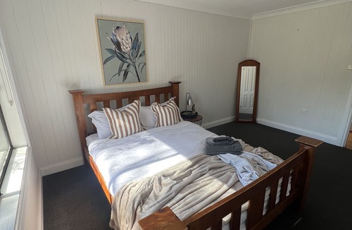 O'connell House | Heated Pool and Tennis Court for large groups