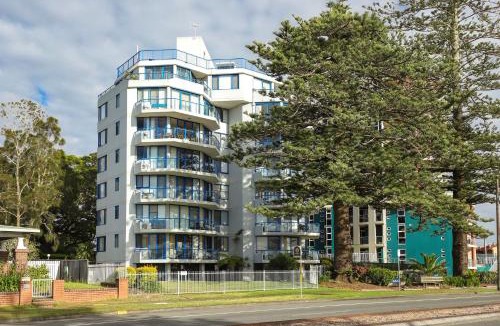 Tuncurry Apartment | Heritage 303