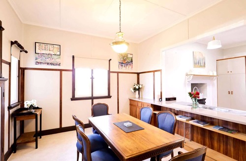 Tenterfield House | Heritage Home with BBQ & Outdoor Fire Pit