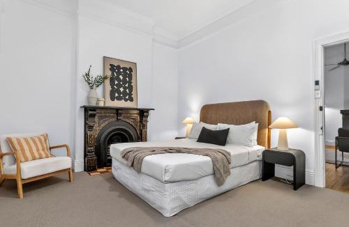 Adelaide Central Business District House | Heritage Stone Cottage, East End, Study, Mezzanine