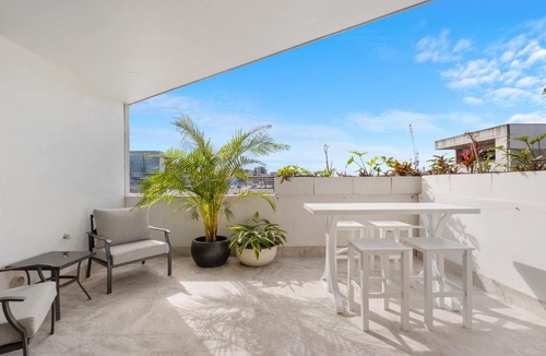 Fortitude Valley Apartment | Hidden Oasis! 2Bed/2Bath/1Car ~ 5mins to CBD