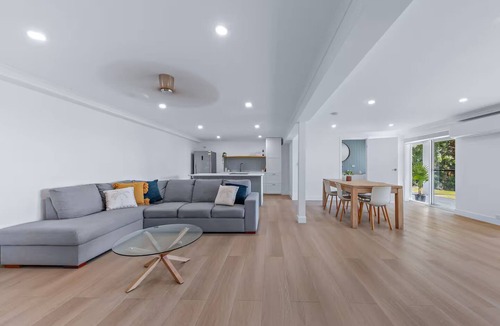 Hideaway Bay House | Hideaway Bay- Beach Front Haven