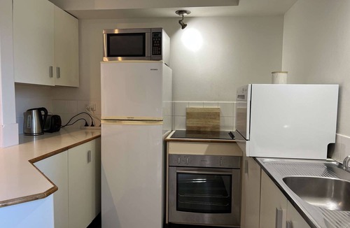 Darlinghurst Apartment | High Floor Sydney City Studio with Balcony