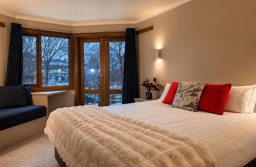 Dinner Plain Hotel | High Plains Lodge Rooms