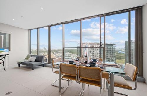 Wentworth Point Apartment | High-Rise Haven with Spectacular Skyline Views