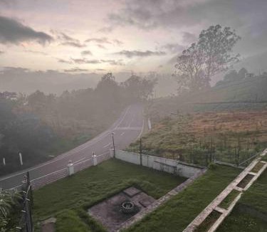 Ooty Hotel | Hill Side Cottage