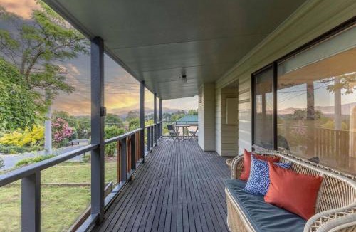 Myrtleford House | Hillhouse
