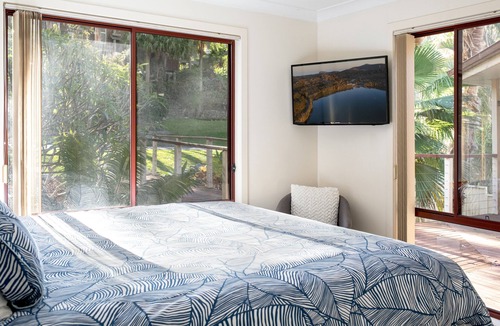 Elizabeth Beach House | Hillside Parade