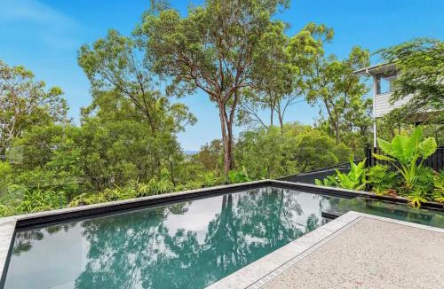 Coolum Beach House | Hilltop Hideaway at Coolum Beach