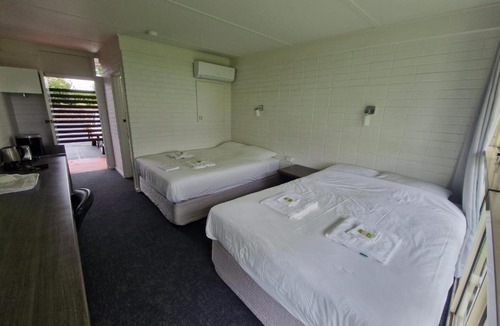 Goonellabah Hotel | Hilltop Hotel
