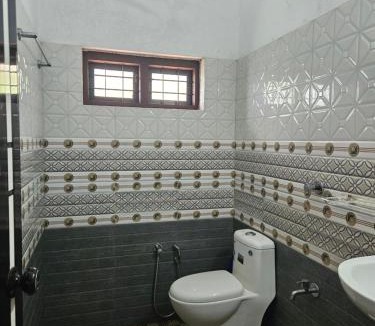 Thalassery House | Hillview Holidays