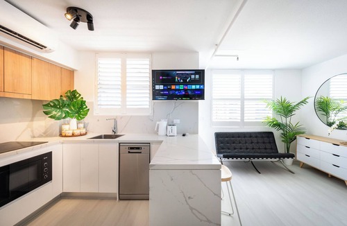 Bondi Apartment | HolidayRento Bondi Beach View Rooftop Pool