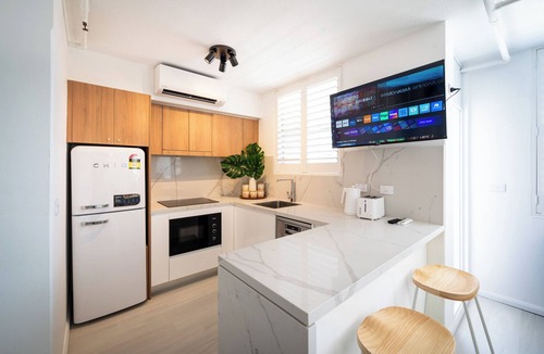 Bondi Apartment | HolidayRento Bondi Beach View Rooftop Pool