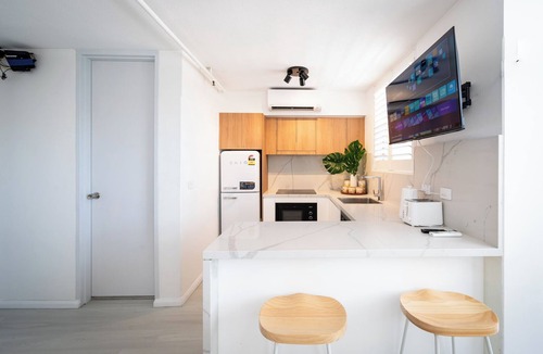Bondi Apartment | HolidayRento Bondi Beach View Rooftop Pool