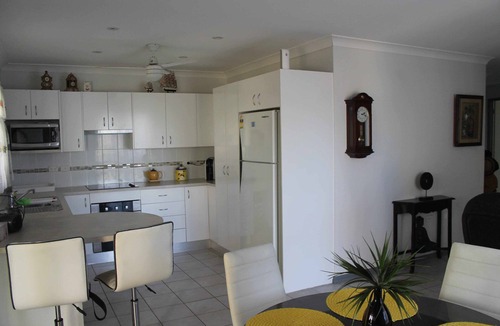 Raymond Terrace Cottage | Home away from Home without the hassles