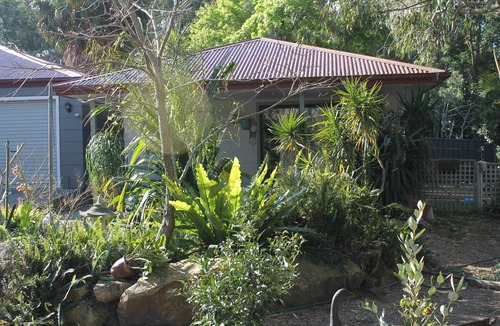 Raymond Terrace Cottage | Home away from Home without the hassles