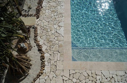Wooyung House | Honeybird Hideaway. A private subtropical retreat