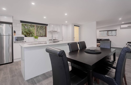 Ironbark House | Honeysuckle Domain Modern Family Home