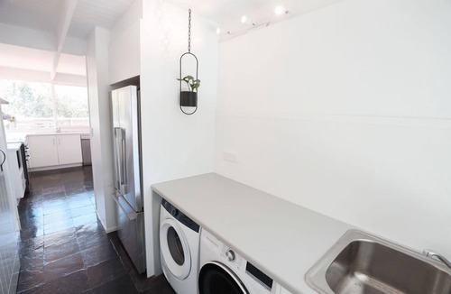 Waterhouse House | 'Honeyton' - devine property located in the sought-after Hoopers Beach area.