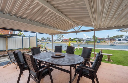Port Macquarie House | Hooked on Hibbard - 4 bedroom home on canals