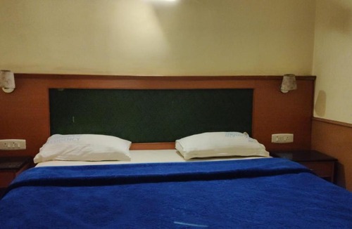 Thalayathimund Hotel | Hornbill Residency
