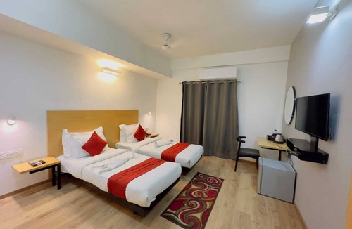 Noida Hotel | Hotel Aarkay Palace