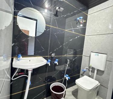 Indore Hotel | Hotel Aashray Inn