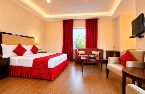 Sector 14 Hotel | Hotel Amber Palace