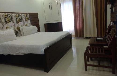 Bullawala Hotel | Hotel Anand Niwas