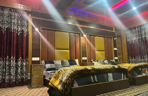 Rajbagh Hotel | Hotel Apex