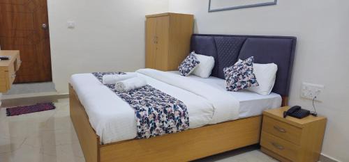 Mahemdavad Hotel | Hotel Apex Inn