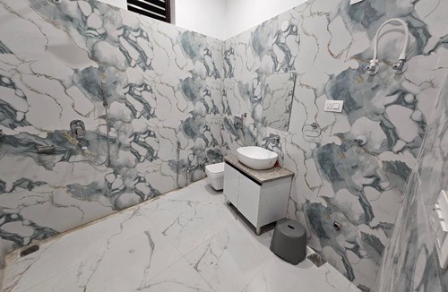 Aonla Hotel | Hotel B Anand
