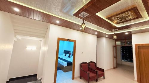 Naini Hotel | Hotel Blessing Inn & Restaurant