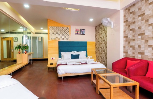 Sindhi Camp Hotel | Hotel Blue Heaven