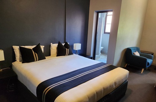 Orange Hotel | Hotel Canobolas