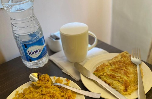 Sindhi Camp Hotel | Hotel City Crown