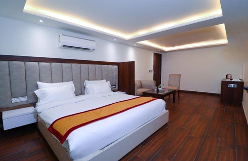 Sindhi Camp Hotel | Hotel City Crown