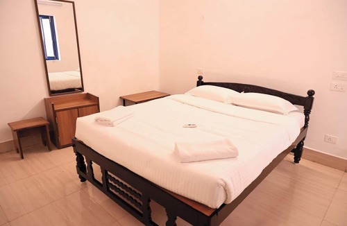White Town Hotel | Hotel Continental