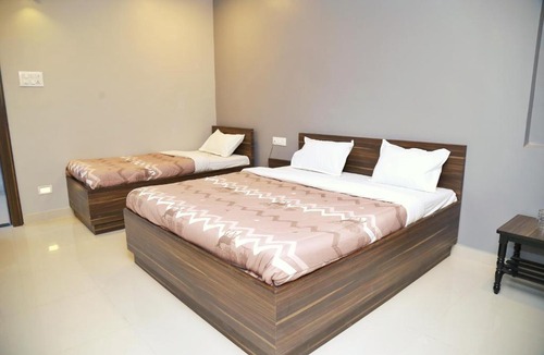 Solapur Hotel | Hotel Dhruva