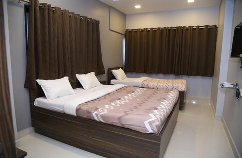 Solapur Hotel | Hotel Dhruva