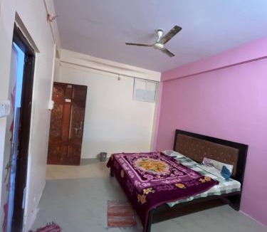 Marhi House | Hotel flamingo inn