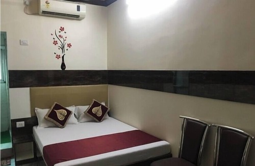 Bandra West Hotel | Hotel Golden Plaza