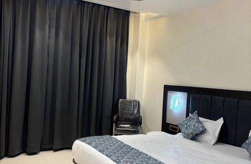 Faizabad Hotel | Hotel Gurudev Kunj