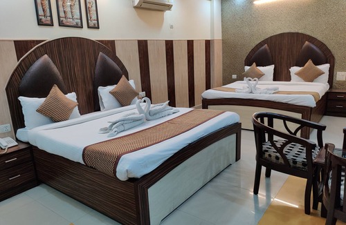 Jwalapur Hotel | Hotel Holy Basil