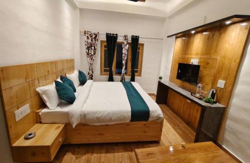 Almora Hotel | Hotel Karans Inn