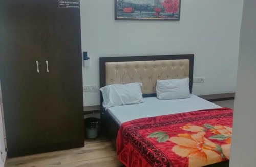 Agra Hotel | hotel khubsaras palace by chhabra's