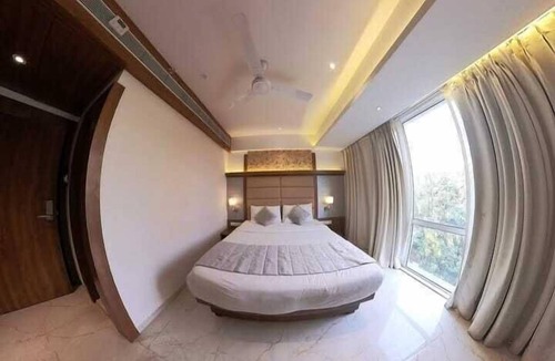 Thane West Hotel | Hotel La Dahlia
