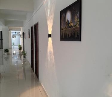 Kapadvanj Hotel | Hotel Madhav Palace